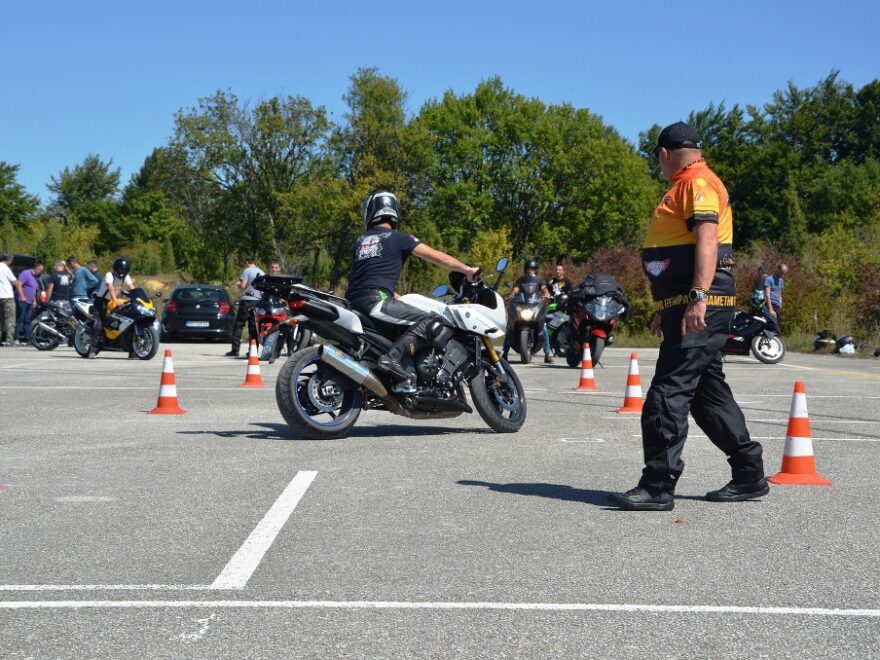 Trening bezbedne vožnje za motocikliste