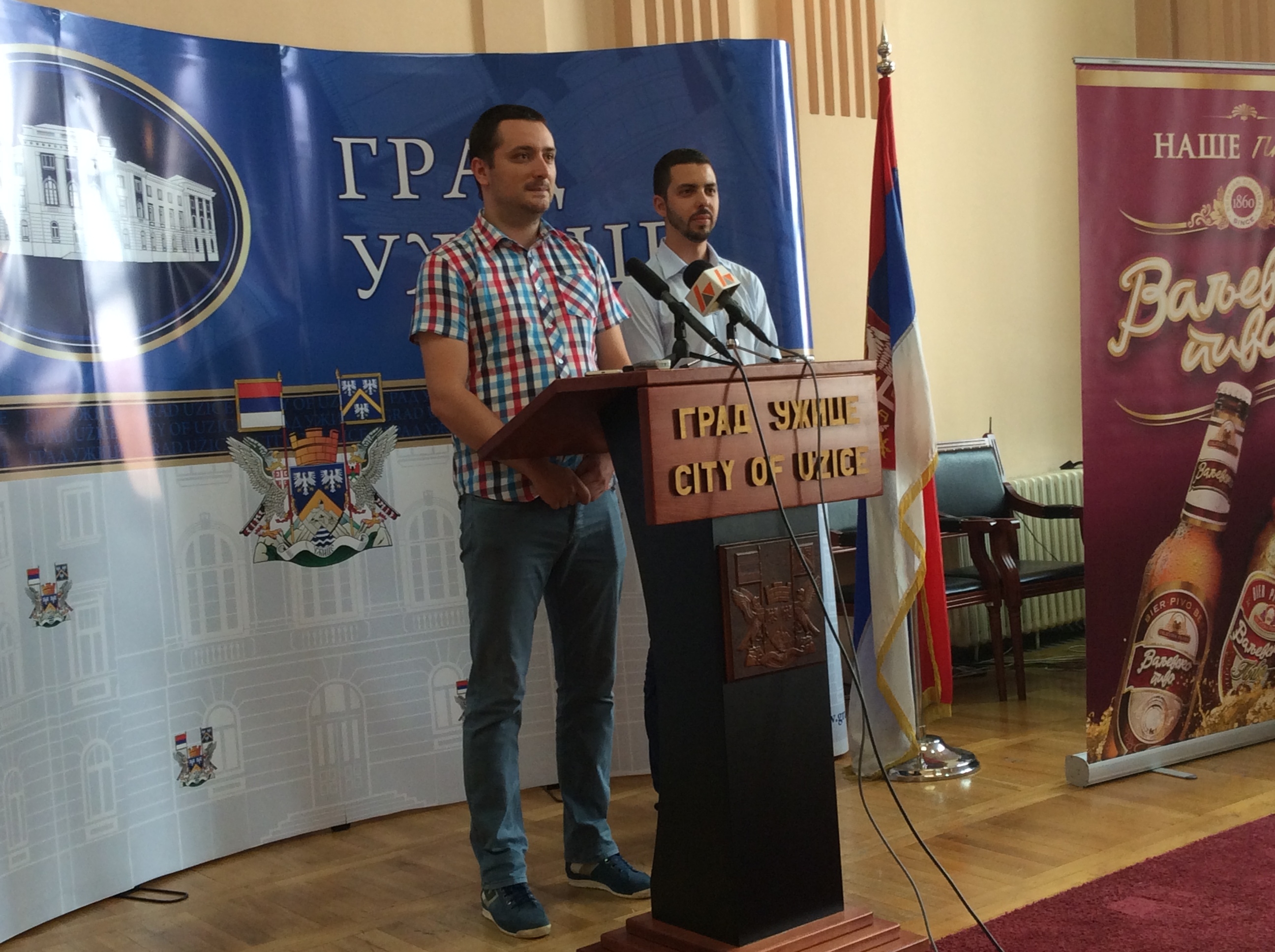 Petar Blagojević (levo), član Gradskog veća za kulturu i Srđan Nedeljković, Omladina Užica Foto--URP