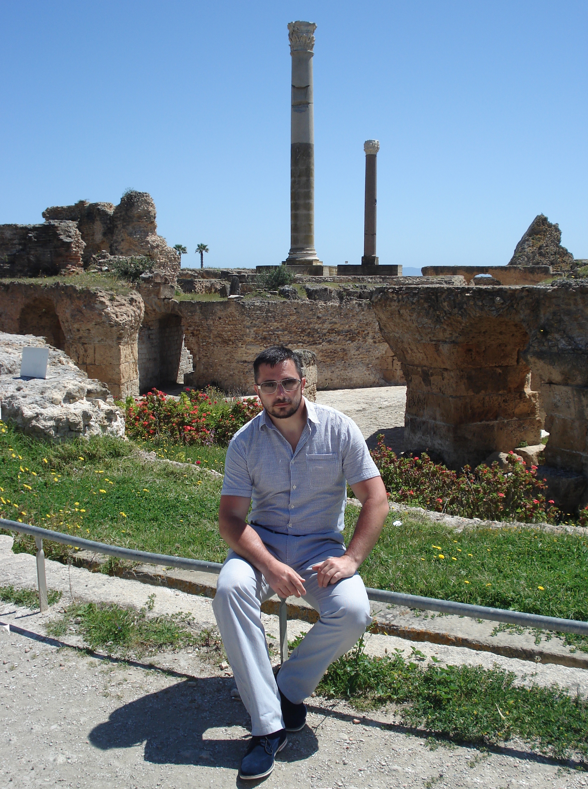 Aleksa Ciganović, u Tunisu prilikom izrade projekta sanacije Srpskog vojnog groblja u Bizerti Foto--privatni album