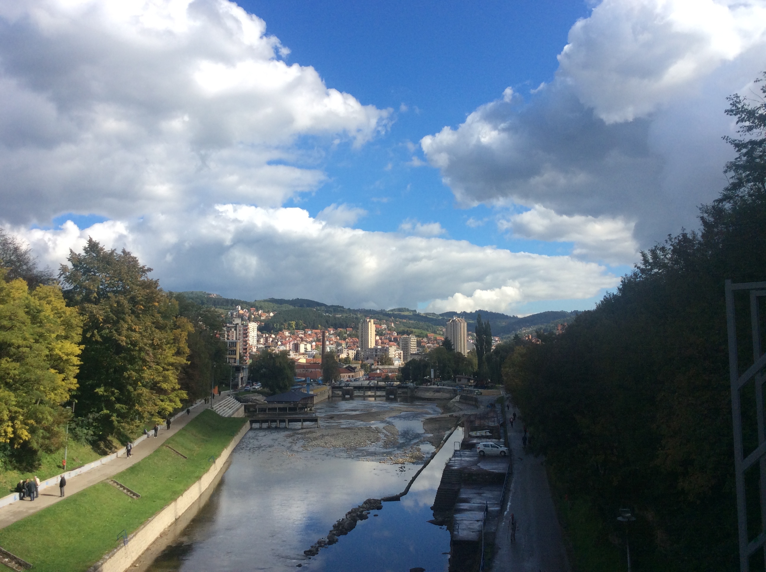 Pogled ka centru grada sa starog železničkog mosta Foto--URP