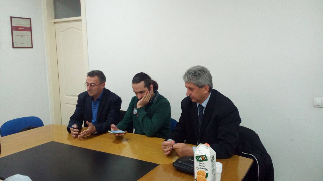 Vidoje Drndarević, gradski većnik za socijalnu politiku, Čedomir Cicović, PR Udruženja dečje i cerebralne paralize i Predrag Bakić, predsednik Udruženja distrofičara Zlatiborskog okruga (sleva na desno)Foto--URP