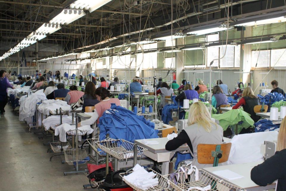 Prijepoljski "Trendtex" proizvodi zaštitnu odeću i u halama nakadašnjeg "Rudnika u Gornjem Milanovcu Foto--www.regionalnevesti.rs