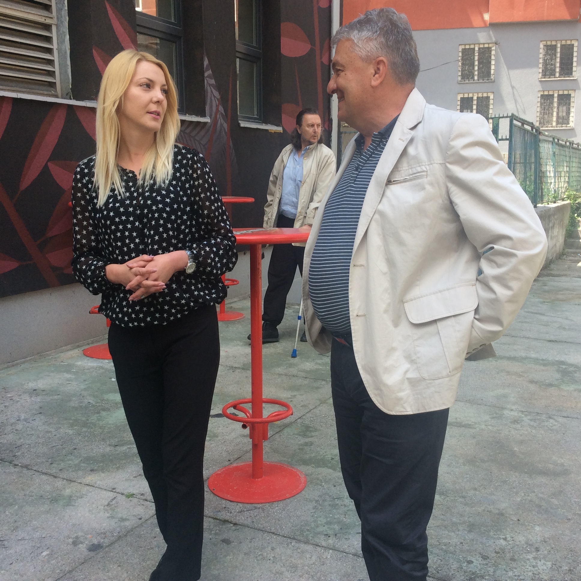 Jelena Vasović, direktorka GKC-a i Miloje Marić, načelnik V gradske uprave veruju da će bina biti završena do 10. juna Foto--URP
