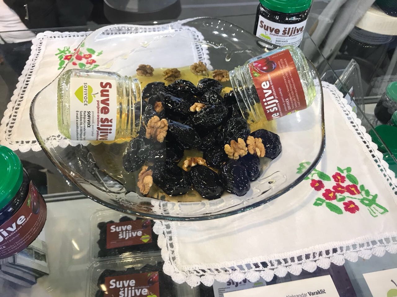 Slatko i zdravo- domaće suve šljive, med i orasi iz Sedobra proizvod "Sofi voće" Foto--V.P.