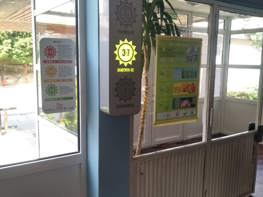 U osnovnoj školi “Stari grad“ postavljeni UV indikatori za očitavanje intenziteta sunčevog zračenja