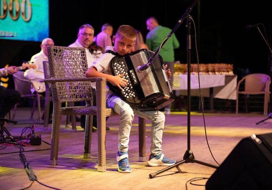 XII Međunarodni festival harmonikaša „Izvorske kapi – prva harmonika Srbije”