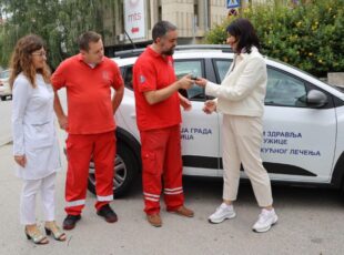 Uručeni ključevi terenskog vozila Službi kućnog lečenja užičkog Doma zdravlja