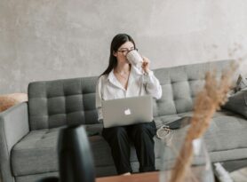 Kako da ostanete informisani bez osećaja preopterećenosti informacijama?