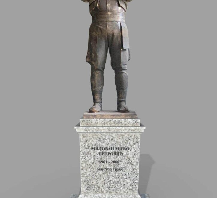 Spomenik majstoru trube Milovanu Miću Petroviću