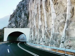 Od Požege do Kotromana 66 tunele i 27 mostova