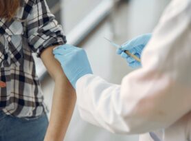 U Zlatiborskom okrugu počela vakcinacija zdravstvenih radnika ruskom vakcinom