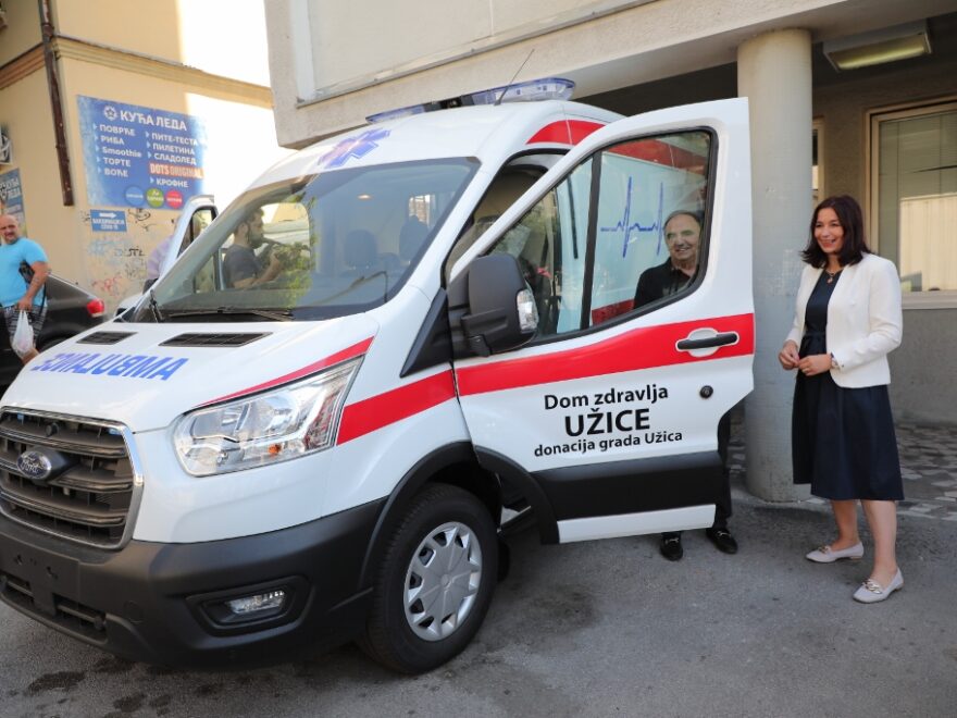 Grad donirao Zdravstvenom centru još jedno sanitetsko vozilo