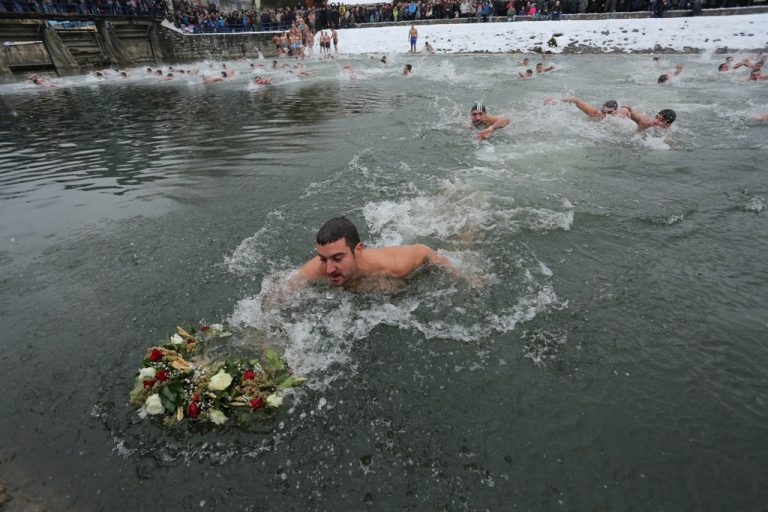 Rekordan broj prijavljenih za plivanje za Bogojavljenski krst
