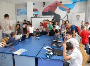 Završen prvi ciklus Letnje škole programiranja i robotike