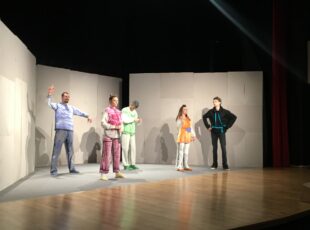 U sali Kulturnog centra na Zlatiboru izvedena predstava za decu “Strahinja”