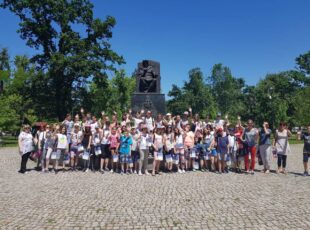 Užički osnovci posetili arheološki park u Tuzli