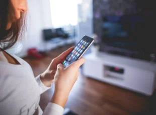 Šaltere javne uprave potrebno je smestiti na mobilni telefon