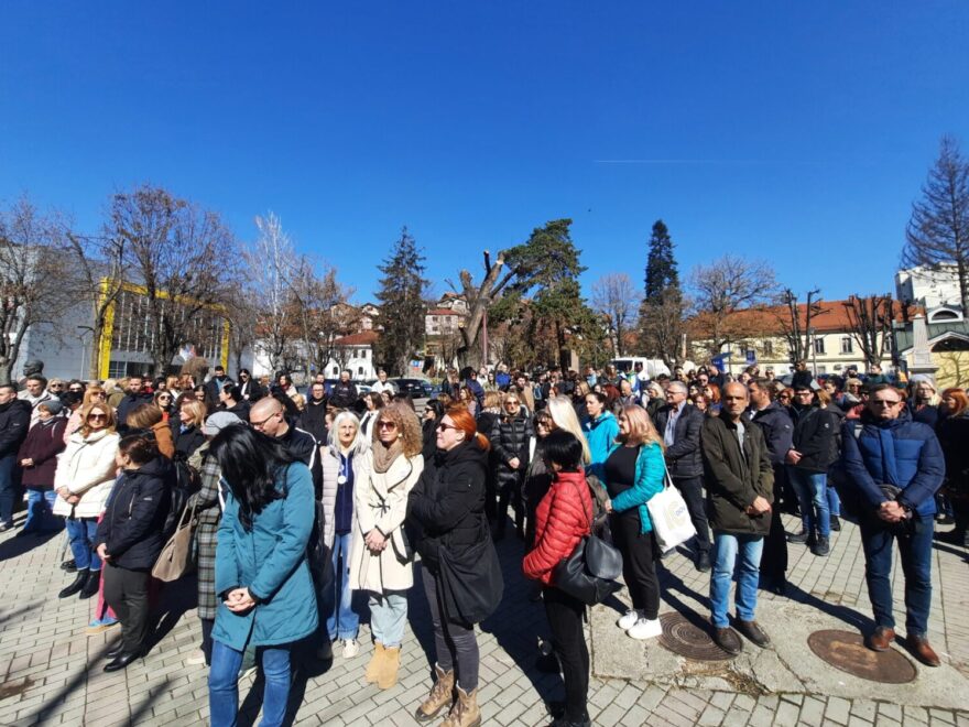 Plenum škola u obustavi traži opoziv gradskog većnika zbog posete Pionirskom parku