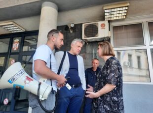 Sedmorica uhapšenih demonstranata puštena na slobodu, za dvojicu određen kućni pritvor